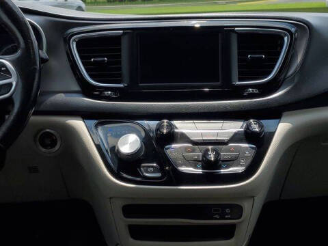 2020 Chrysler Pacifica Touring L