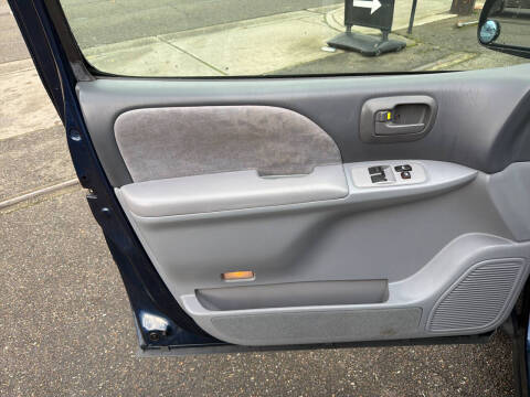 2001 Toyota Sienna LE