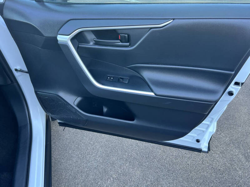 2019 Toyota RAV4 Hybrid LE