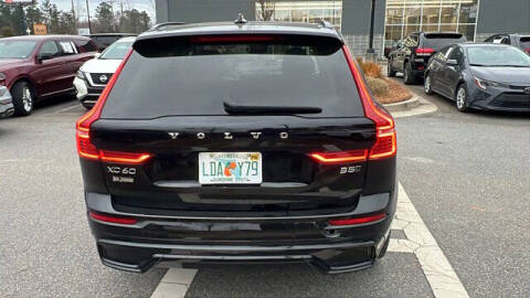 2024 Volvo XC60 B5 Core Dark Theme