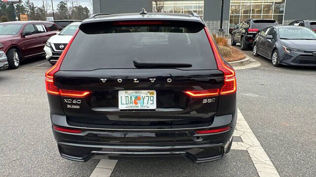 2024 Volvo XC60 B5 Core Dark Theme