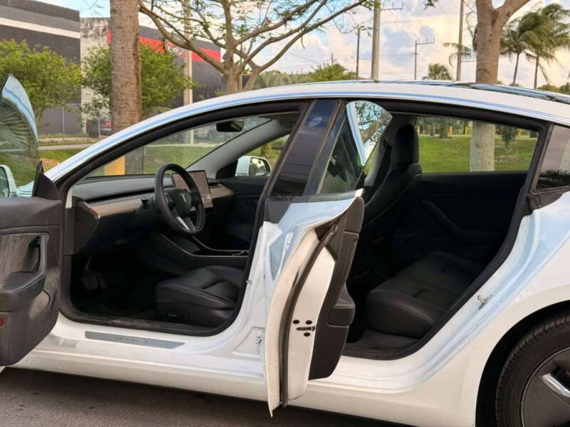 2019 Tesla Model 3 Standard Range