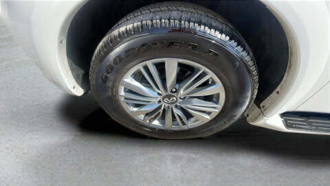 2022 Infiniti QX80 Luxe