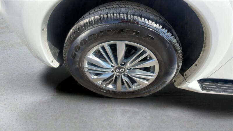 2022 Infiniti QX80 Luxe