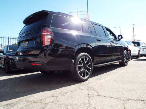 2023 Chevrolet Suburban RST