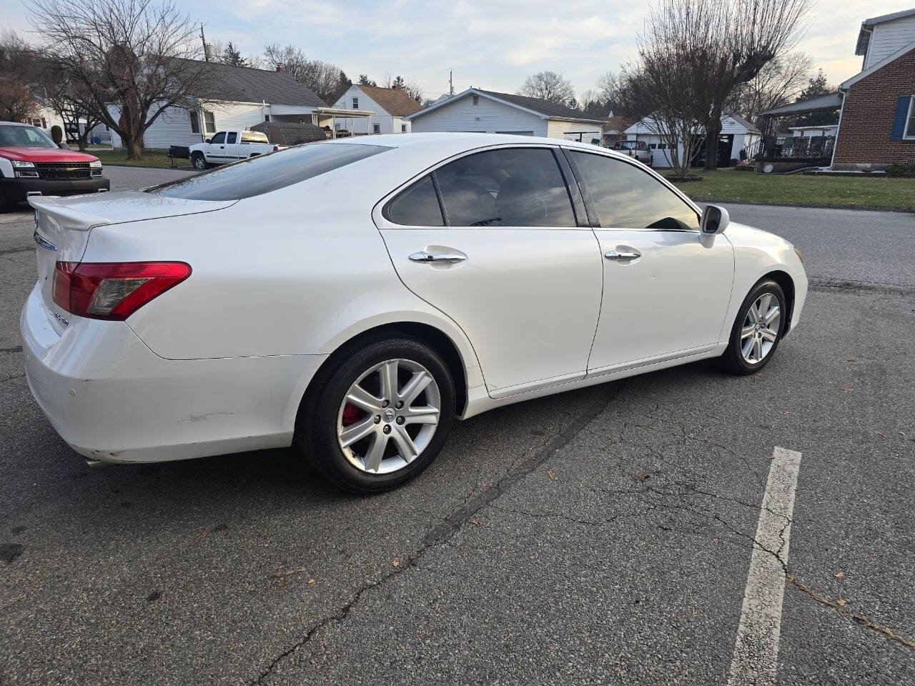 2007 Lexus ES 350 for sale at QUEENSGATE AUTO SALES in York, PA