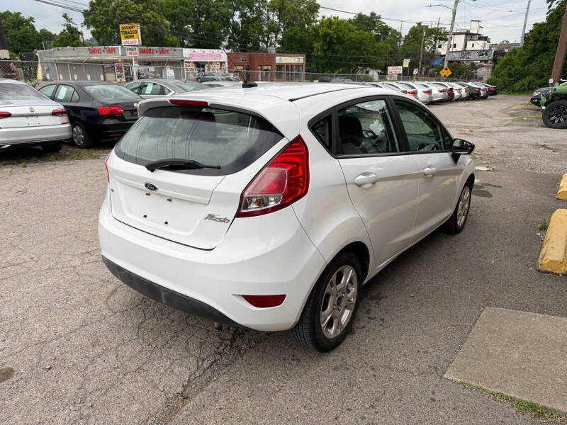 2015 Ford Fiesta SE