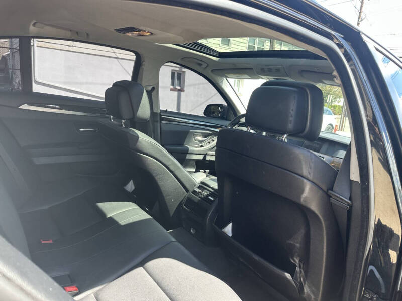 2013 BMW 5 Series 528i xDrive