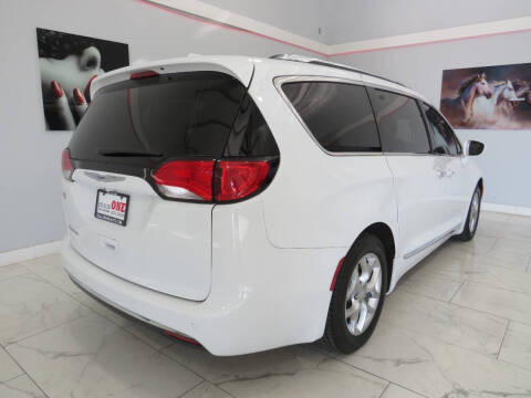 2018 Chrysler Pacifica Touring L Plus