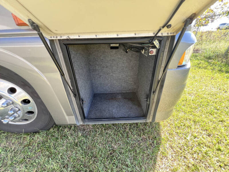 2002 Foretravel GV320 4010