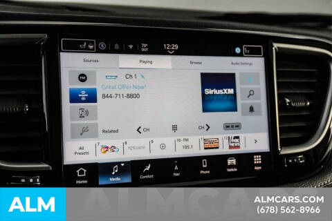 2024 Chrysler Pacifica Plug-In Hybrid Select