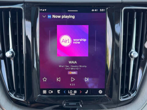 2023 Volvo XC60 B5 Plus Bright Theme