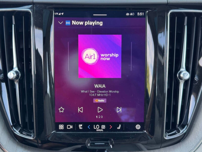 2023 Volvo XC60 B5 Plus Bright Theme