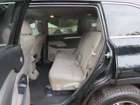 2017 Toyota Highlander LE