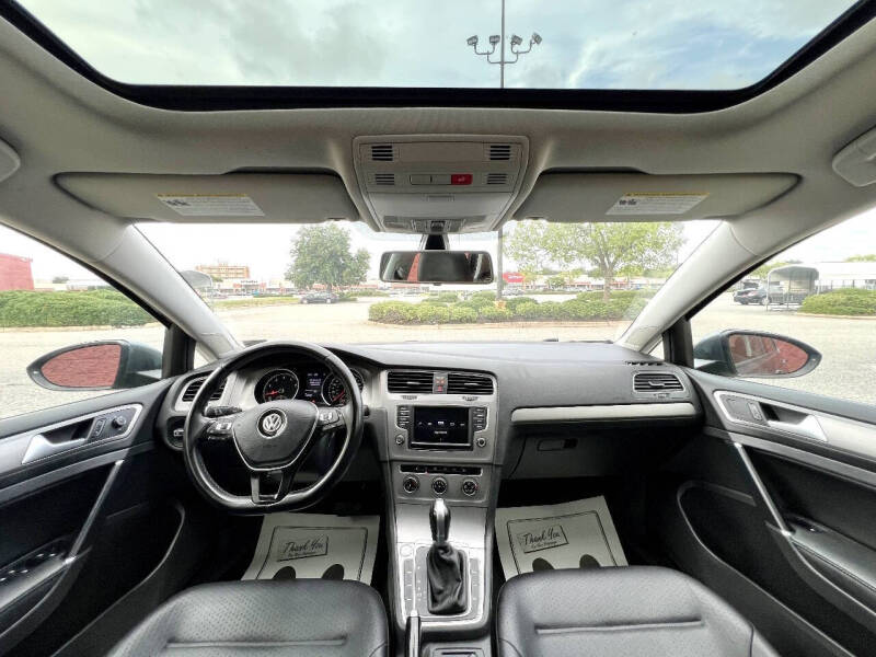 2017 Volkswagen Golf TSI Wolfsburg Edition