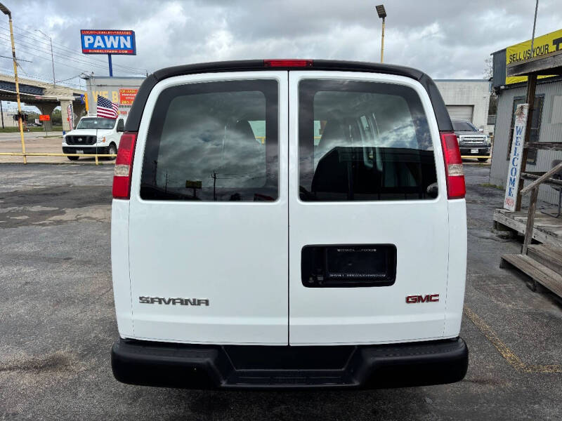 2017 GMC Savana 2500