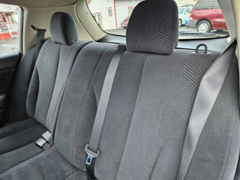 2012 Nissan Versa 1.8 S