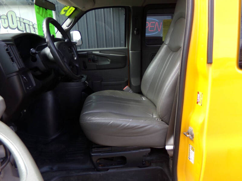 2005 Chevrolet Express 3500 LS