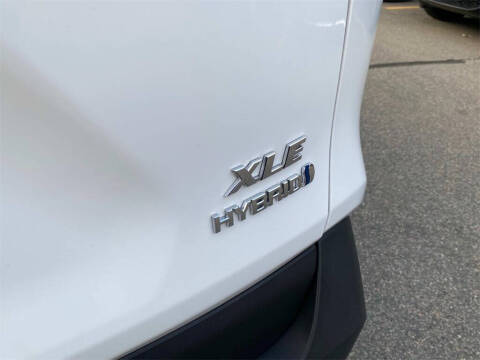 2021 Toyota RAV4 Hybrid XLE
