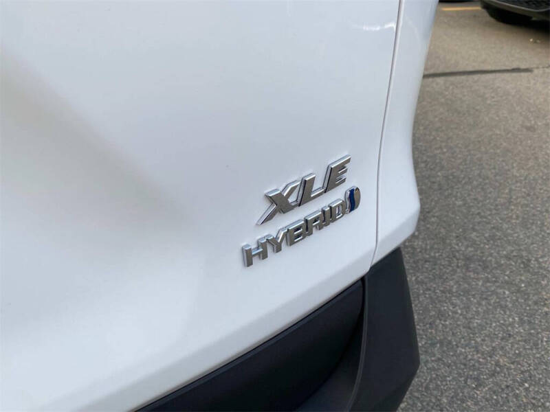 2021 Toyota RAV4 Hybrid XLE