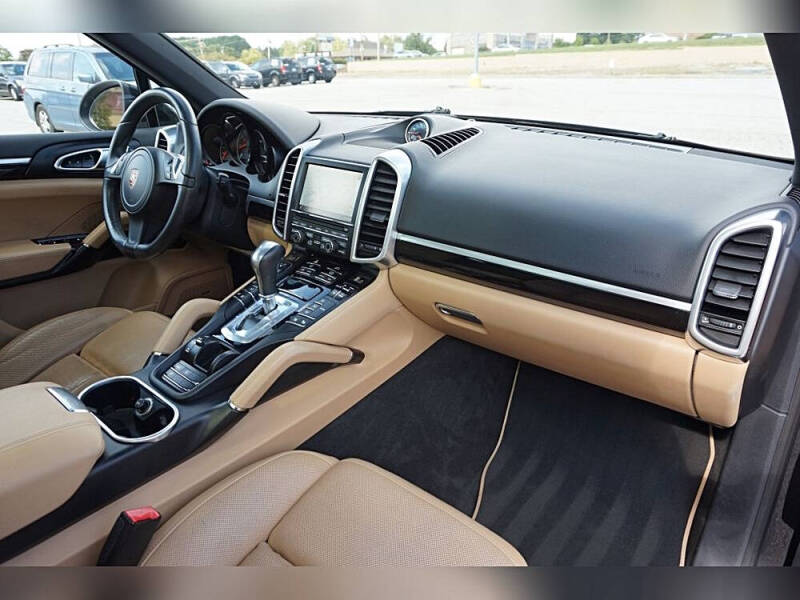 2014 Porsche Cayenne Platinum