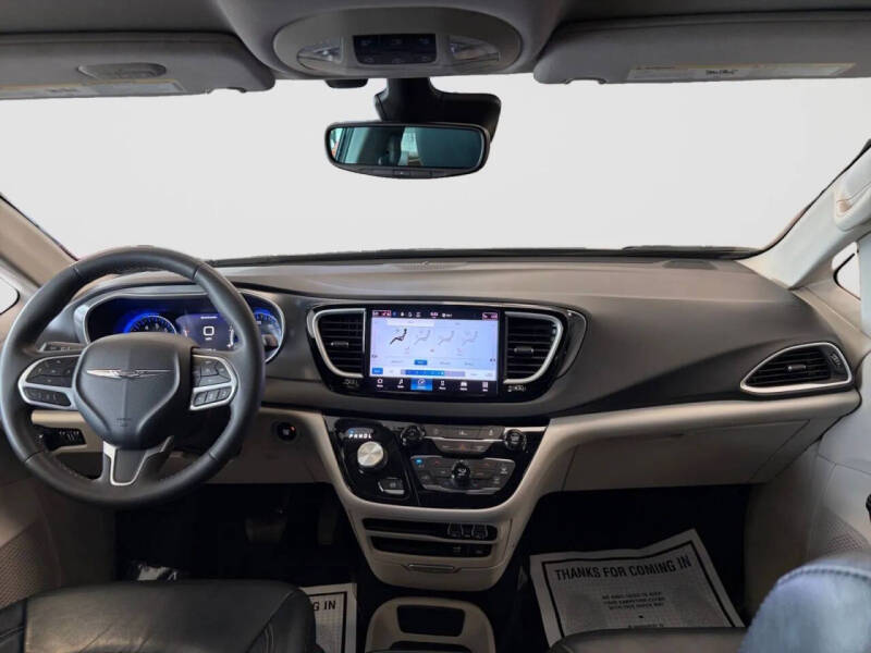 2022 Chrysler Pacifica Touring L