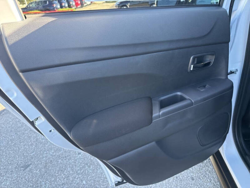 2026 Mitsubishi Outlander Sport ES