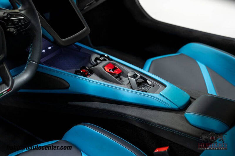2025 Lamborghini Revuelto