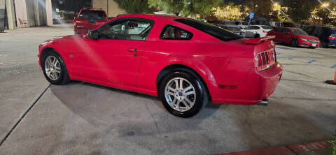 2005 Ford Mustang GT Deluxe