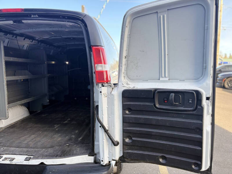 2021 Chevrolet Express 2500