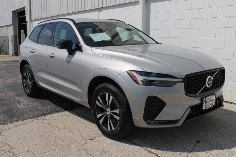 2024 Volvo XC60 B5 Core Dark Theme