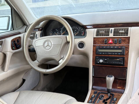 1999 Mercedes-Benz E-Class E 320