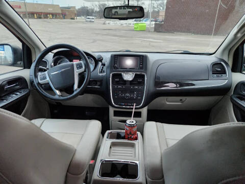 2013 Chrysler Town and Country Touring