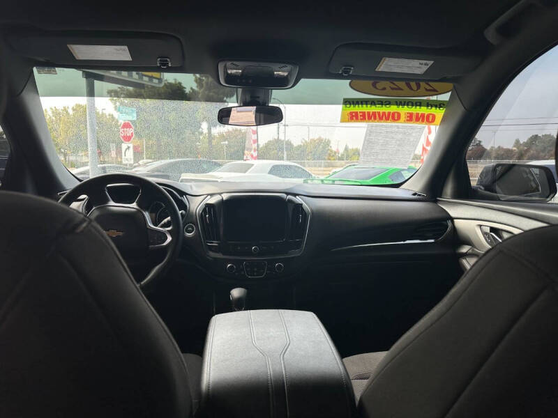 2023 Chevrolet Traverse LT Cloth