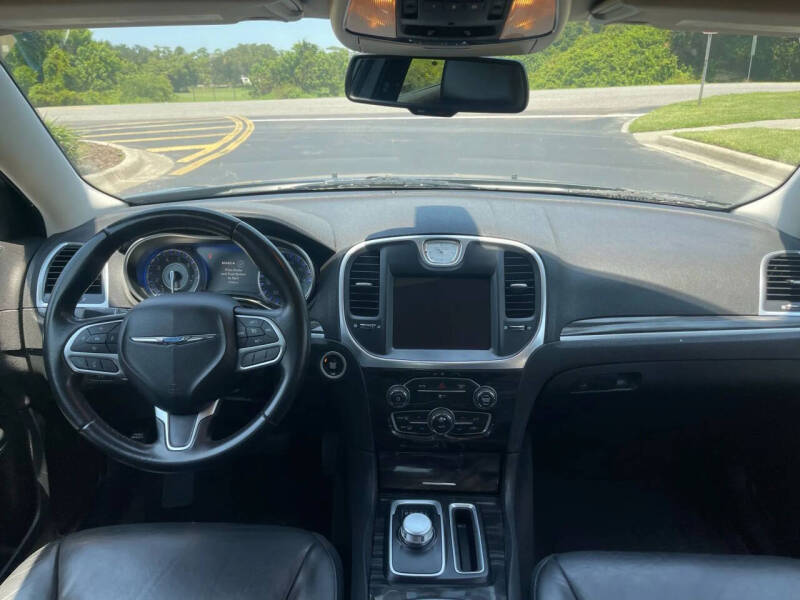 2017 Chrysler 300 Limited