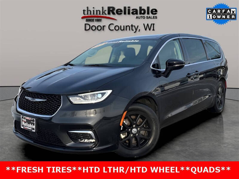 2024 Chrysler Pacifica Touring L's photo