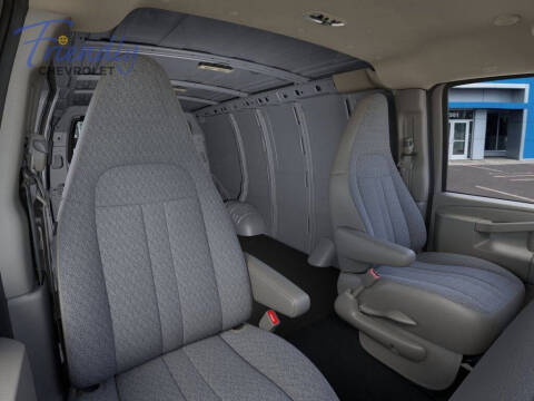 2025 Chevrolet Express 3500