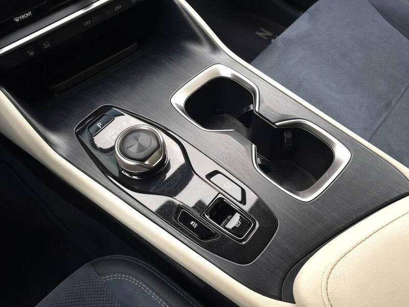 2023 Lexus RZ 450e Luxury