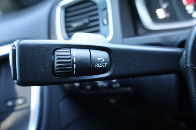 2015 Volvo V60 T5 Platinum