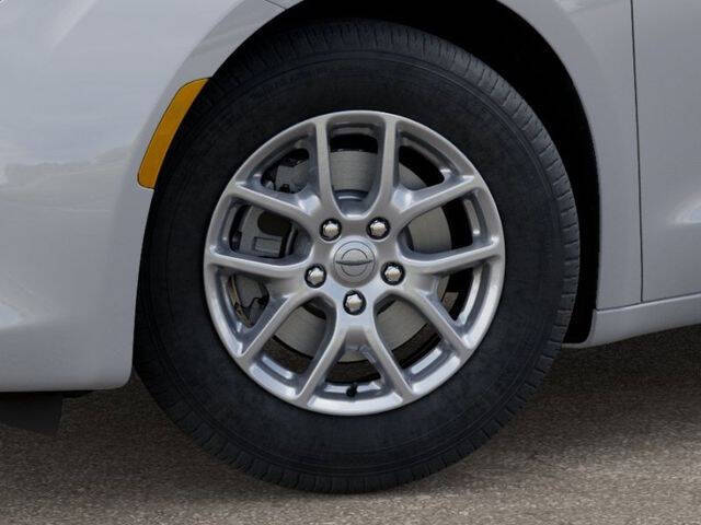 2025 Chrysler Voyager LX