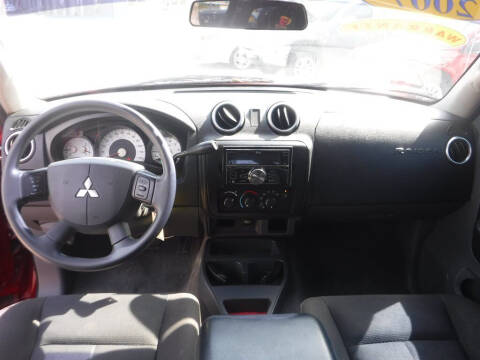 2007 Mitsubishi Raider LS