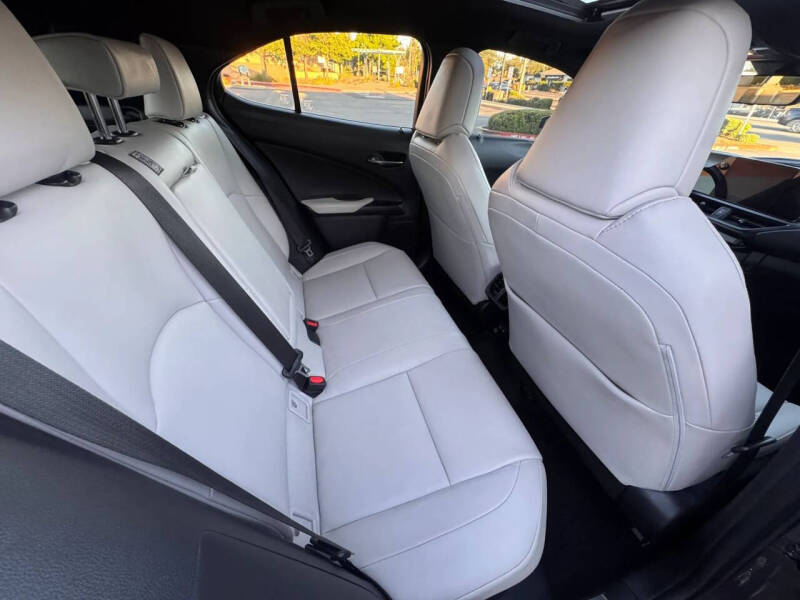2023 Lexus UX 250h