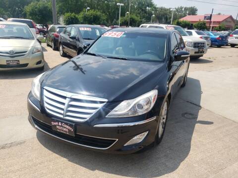 2013 Hyundai Genesis for sale at TOWN & COUNTRY MOTORS in Des Moines IA