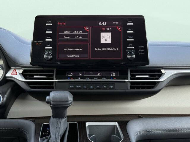 2024 Toyota Sienna LE 8-Passenger