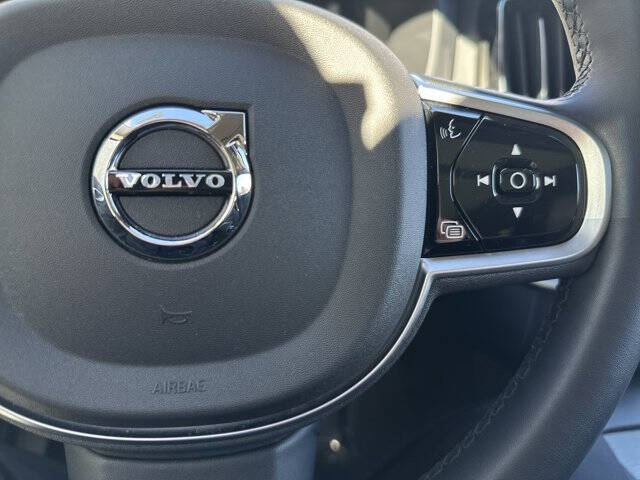 2025 Volvo XC60 B5 Plus Dark Theme