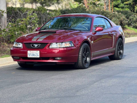 2004 Ford Mustang GT Deluxe
