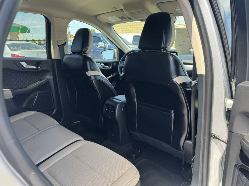 2020 Ford Escape SEL
