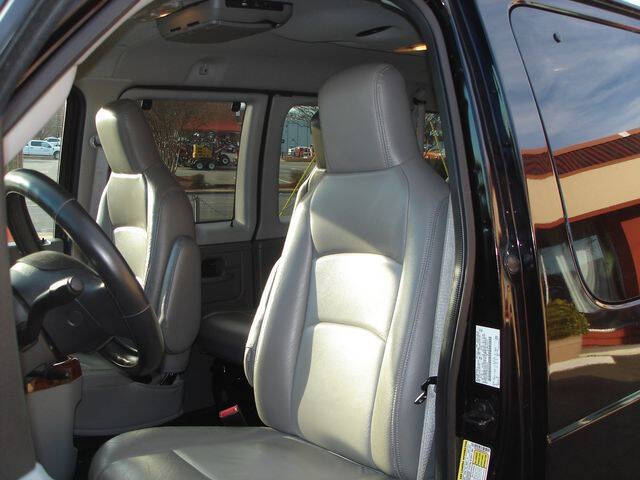 2011 Ford E-Series E-350 SD XLT