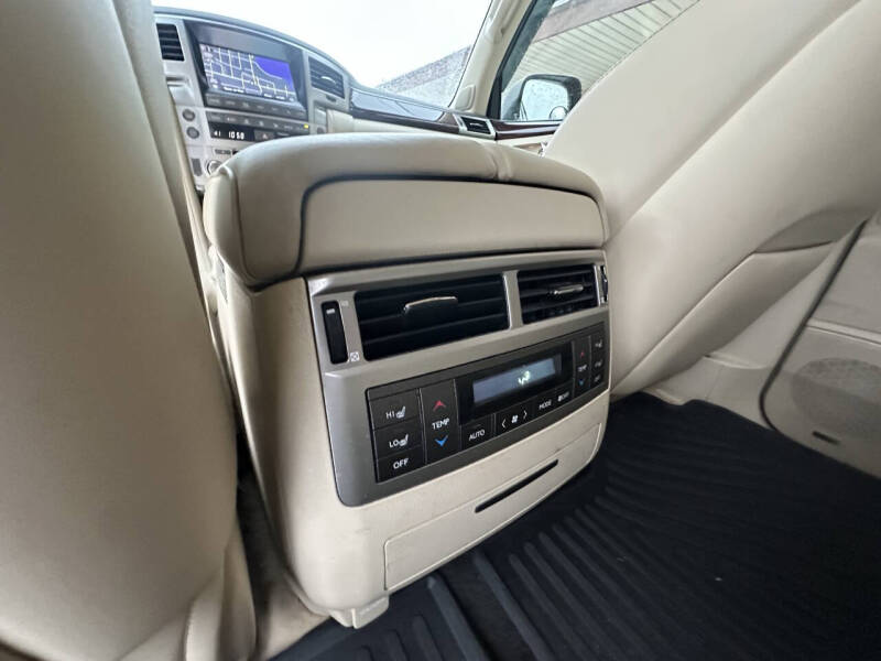 2014 Lexus LX 570