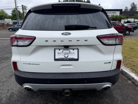 2020 Ford Escape Titanium